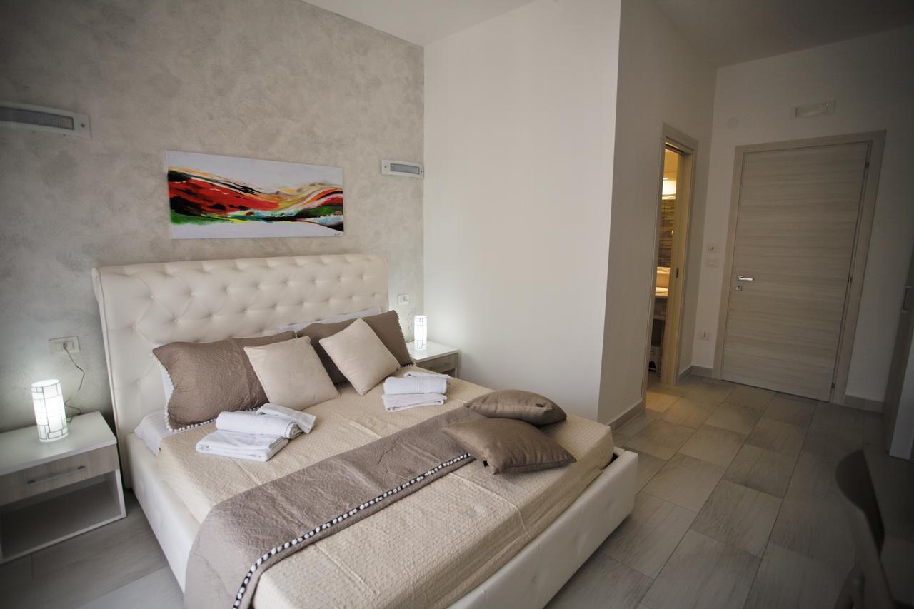 Central Apartments Crotone Exterior photo